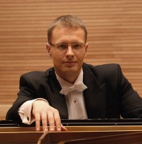 Piotr Banasik - fortepian